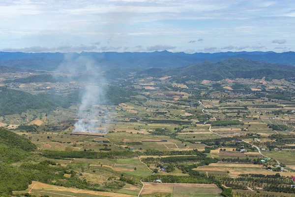 Εναέρια Θέα Της Μικρής Περιοχής Πυρκαϊάς Στη Γεωργική Περιοχή Βουνά — Φωτογραφία Αρχείου