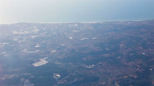 Luchtfoto van Portugal. Uitzicht vanuit de patrijspoort — Stockvideo