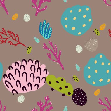 Güzel mercanları olan parlak sualtı desenleri..