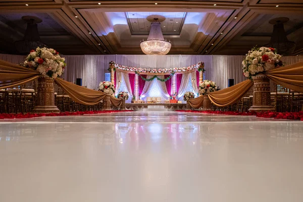 Зображення Про Індійські Весільні Mandap Квітами Декор Церемонії Стокове Фото