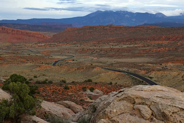 Una Imagen Nublada Carretera Salt Valley Outlook Parque Nacional Arches —  Fotos de Stock