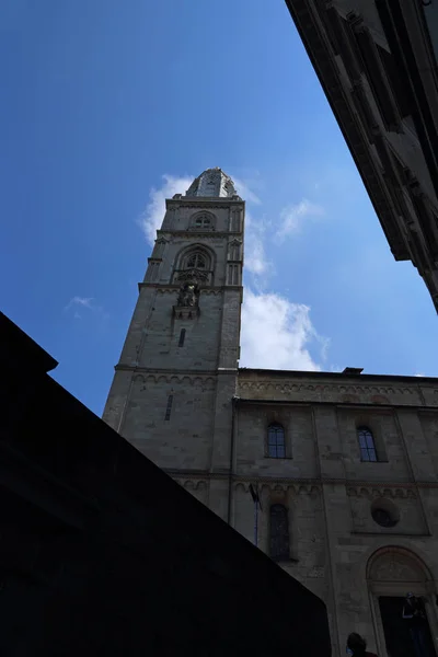 Una Delle Torri Stile Romanico Grossmunster Grande Minster Situata Zurigo — Foto Stock