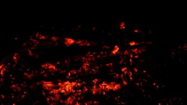 Sıcak yanan ateş odun kömür - ateş köz ve büyük şömine ışıl ışıl smoldering küllerinden yakın çekim