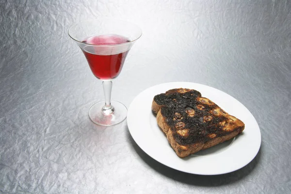 Getränk Weinglas Und Rosinen Toast Auf Dem Teller — Stockfoto
