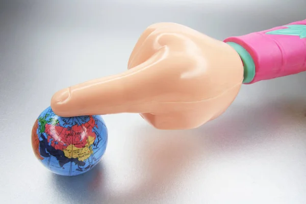 Mână Plastic Glob — Fotografie, imagine de stoc