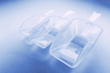 Mavi döküm ile ölçme kaşık