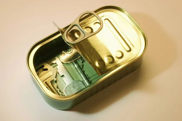 Keys Tin Can Warm Background — Stock Photo, Image