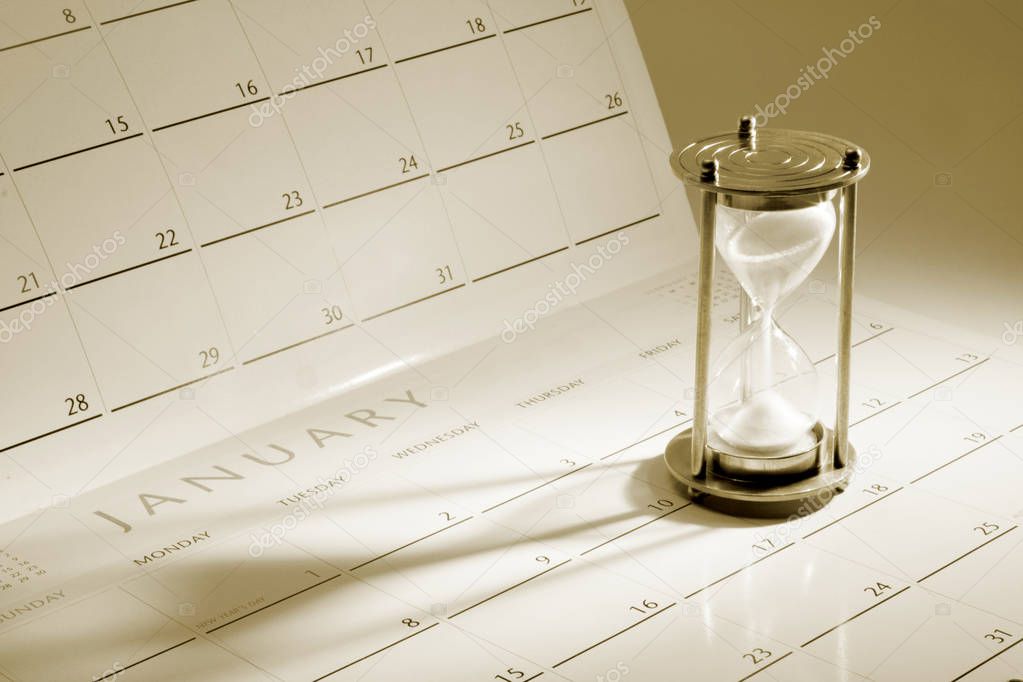 Houseglass on Calendar in Warm Tone