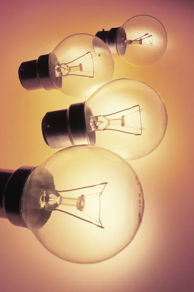 Лампочки Теплом Фоне — стоковое фото