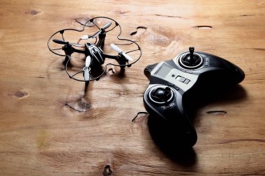 Bir dron küme
