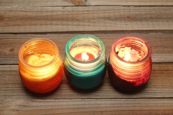 Svíčky ve skleněných miskách — Stock fotografie