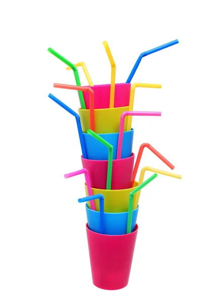 Пластиковые чашки и соломинки — стоковое фото