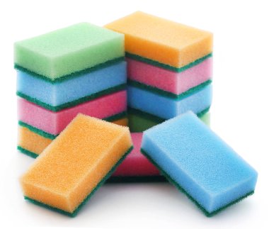 Beyaz arka plan üzerinde scotch brite mutfak sünger