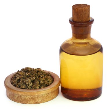 Tıbbi esrar ya da esrar özü yağı bir şişe ile