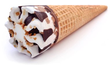 Beyaz arka plan üzerinde dondurma koni