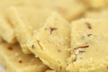 Bazı lezzetli badem barfi closeup