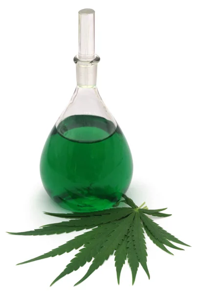 Cannabis Leaves Green Extract Glass Jar Medicinal Analyis — Stock Photo, Image