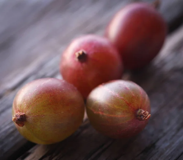 Gooseberry Proaspăt Coapte Suprafața Lemn — Fotografie, imagine de stoc