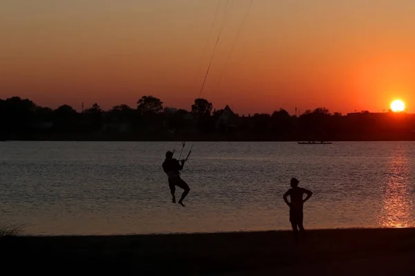 Learning Kite Surfing While Sun Getting Set — Stock Photo, Image