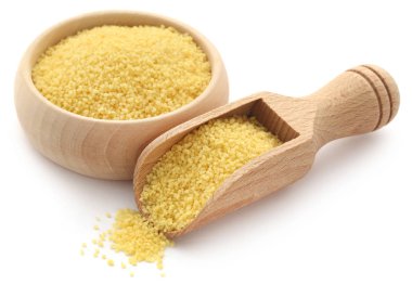 Kuskus beyaz arka plan üzerinde Kuzey Afrika mutfağı