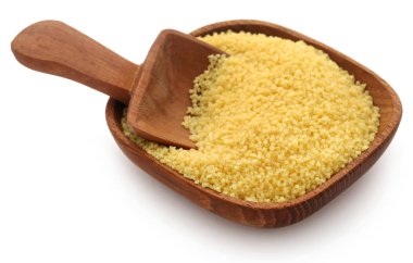 Kuskus beyaz arka plan üzerinde Kuzey Afrika mutfağı