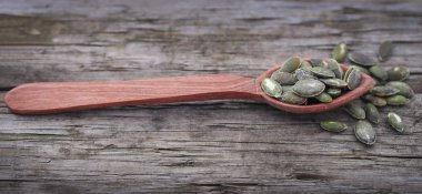 Kabak çekirdeği kavrulmuş ve tuzlu