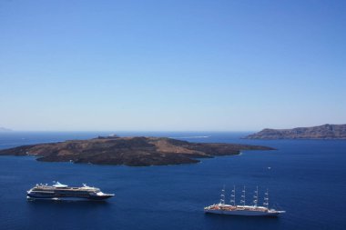 Santorini adasının panoramik manzarası