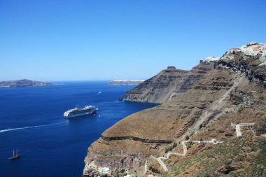 Santorini adasının panoramik manzarası