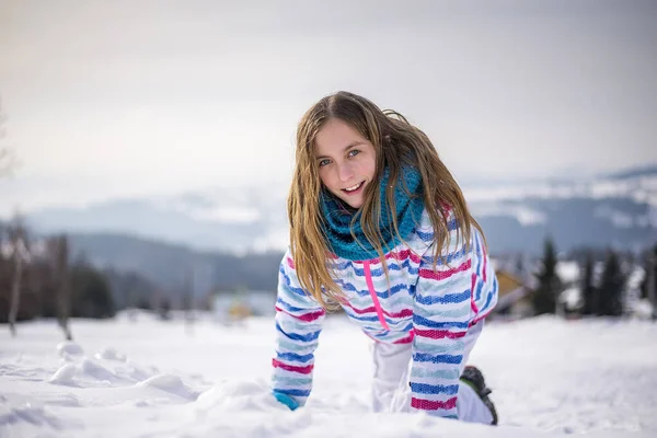 Junges Mädchen Hat Spaß Winter — Stockfoto