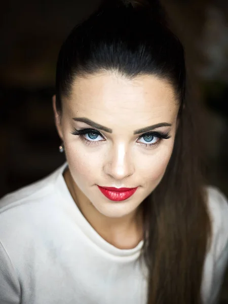 Kadın Kozmetik Portre Kırmızı Dudaklar Güzellik Portresi Salon Reklam Için — Stok fotoğraf