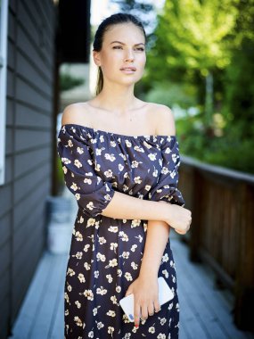 Açık atmosferik moda fotoğraf genç güzel kız