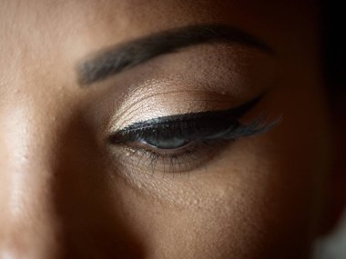   Kadın kozmetik portre kırmızı dudaklar, Güzellik Portresi, salon ve reklam için güzel insanlar ve sağlıklı bakım cilt ve saç.