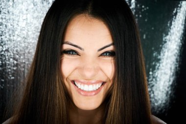 aptal genç kadın komik surat