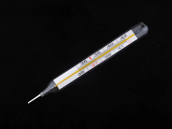 Medizinisches Thermometer Auf Schwarzem Hintergrund — Stockfoto