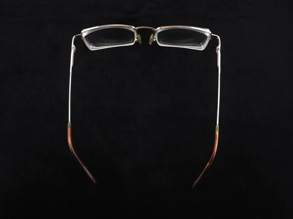 Brille Auf Schwarzem Hintergrund — Stockfoto