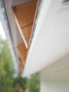 Çerçeve ev inşaatı. Siding yükleme