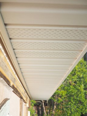 Çerçeve ev inşaatı. Siding yükleme