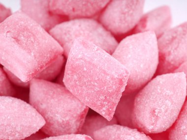 pembe şeker beyaz zemin üzerinde