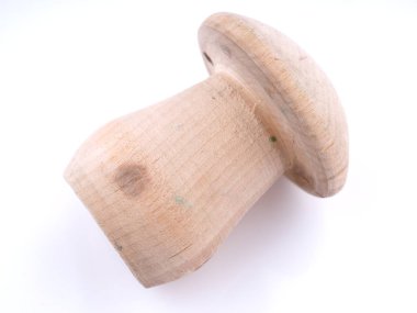 beyaz bir arka plan üzerinde dikiş için ahşap mantar