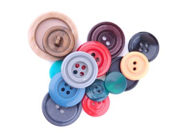 beyaz zemin üzerine düğme