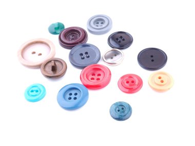 beyaz zemin üzerine düğme