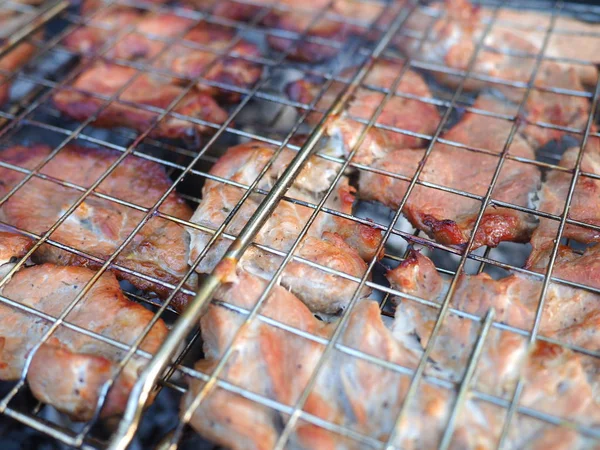 Carne asada cocida en la parrilla — Foto de Stock