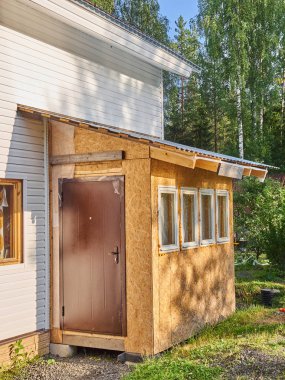 Çerçeve yapımı. beyaz kaplama