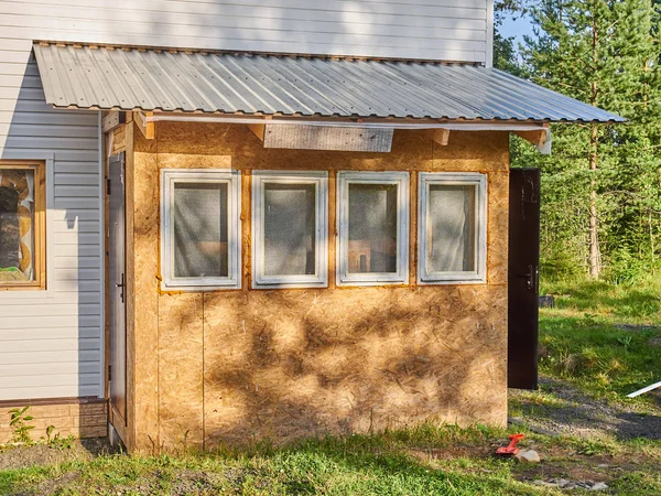 Fachwerkhausbau. Weißes Abstellgleis — Stockfoto