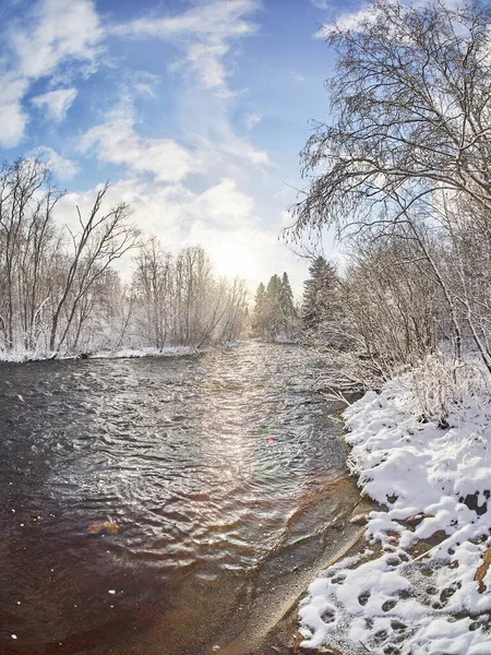 Fluss im Winter. Russland — Stockfoto