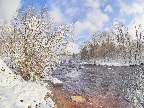 Río en el invierno. Rusia —  Fotos de Stock