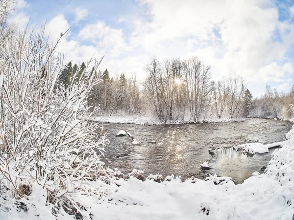 Rivière en hiver. Russie — Photo