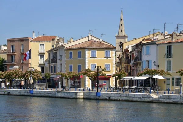 Kanal Und Glockenturm Martigues Frankreich Einer Gemeinde Nordwestlich Von Marseille — Stockfoto
