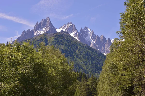 Berg Und Bäume Lavancher Gemeinde Der Nähe Von Chamonix Den — Stockfoto