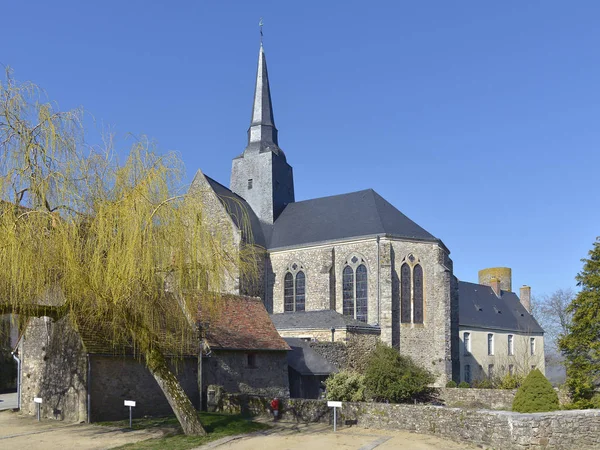 Church Sainte Suzanne Willow Tree Ranked One Most Beautiful Villages — Stock Photo, Image